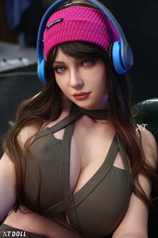 166cm | 5ft5 H-cup Natalie Silicone (XT-31-B)